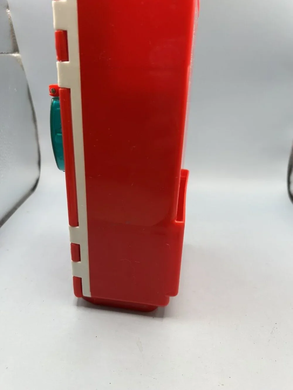 Play-Doh Red Refrigerator Press And Mold Toy Hasbro 2004